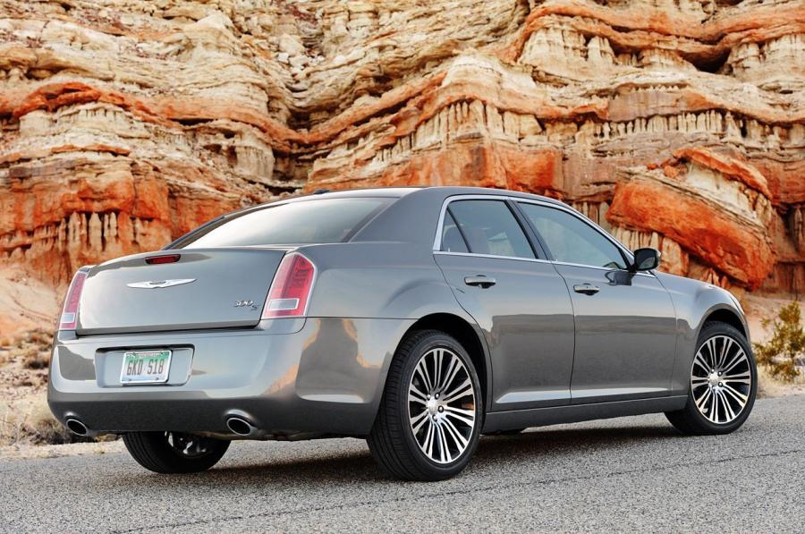  Chrysler 300C S 2012 года  (фото 22 из 46)